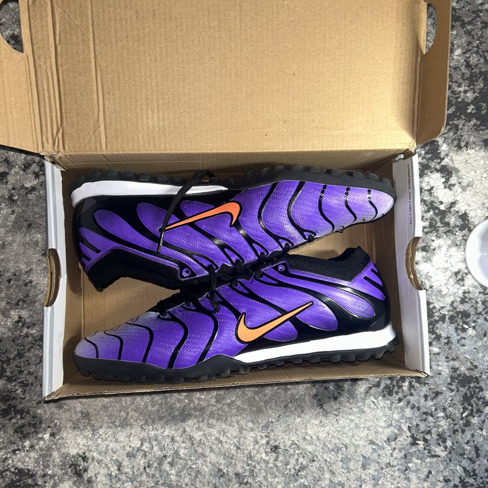 papuci fotbal nike tn sintetic marimea 45