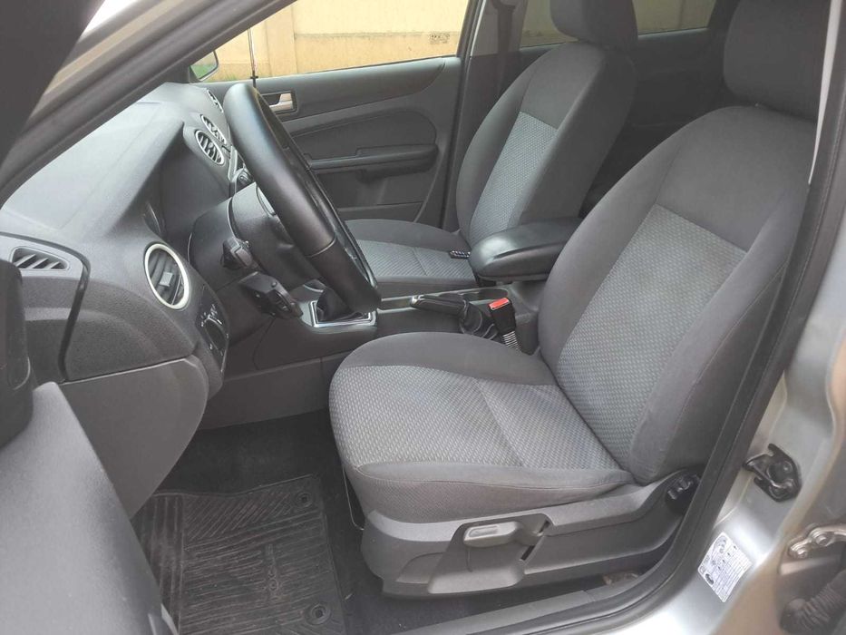 Vând Ford Focus 1.8Tdci