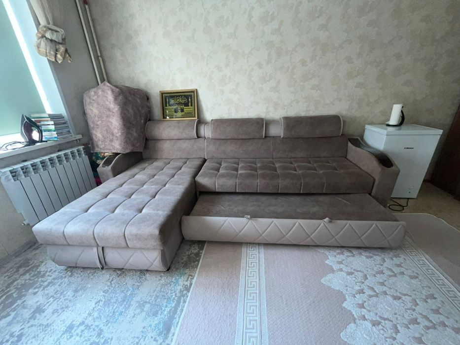 Угловой диван в зал