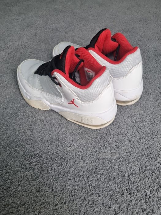 jordan max aura 3