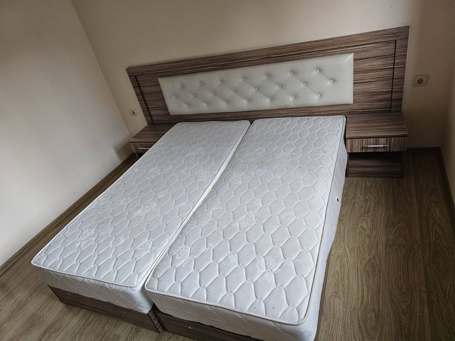 Двойно легло със 2 матрака