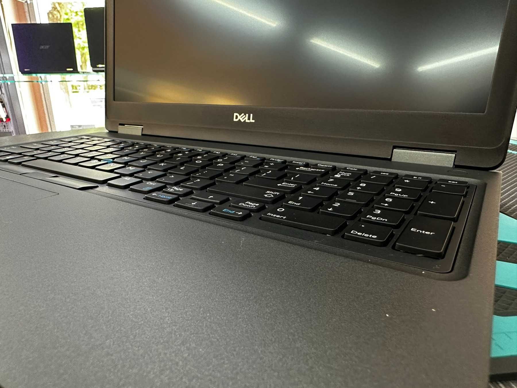 Лаптоп Dell Latitude 5590 с 6 месеца гаранция!