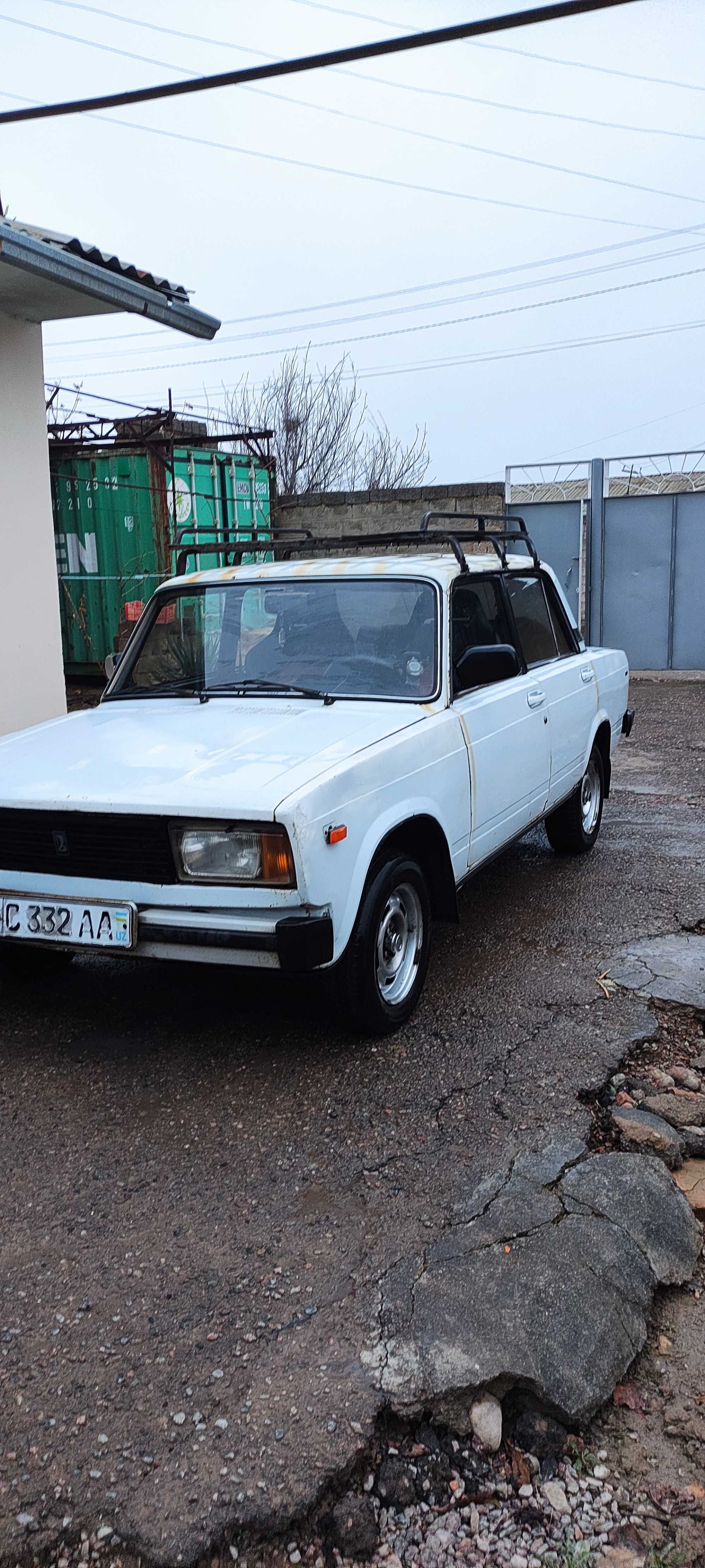 Vaz 2105 sotiladi