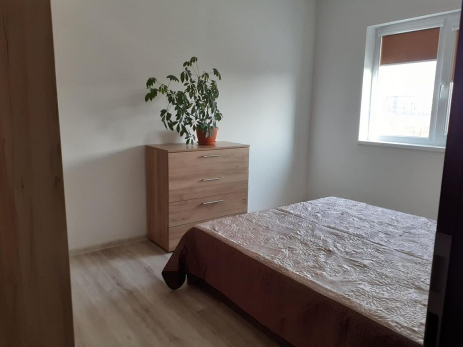 Închiriez apartament