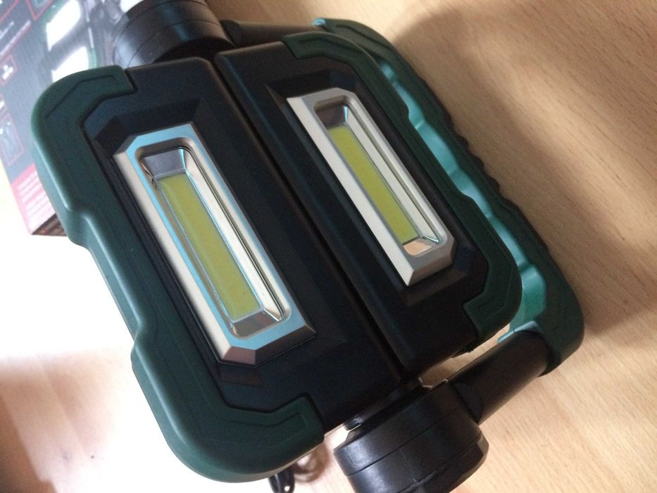 Power Bank reflector cu led si functie baterie externa 5000mah