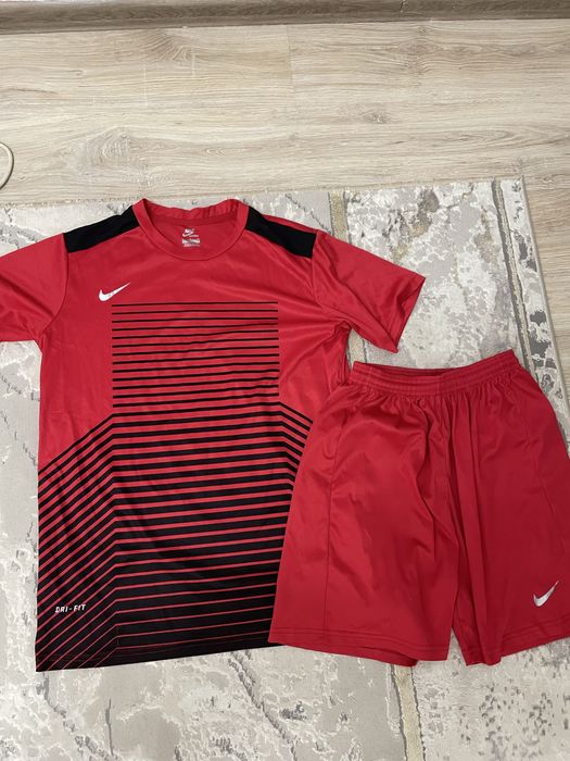 Форма футбольная и термобелье