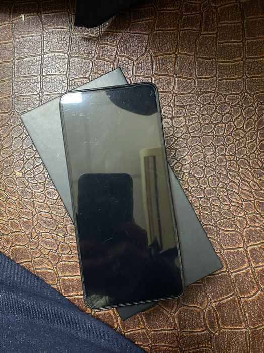 Продам рабочий телефон б/у