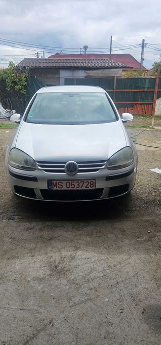 Închiriez golf 5