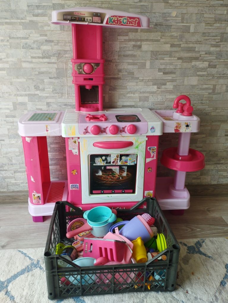 Игрушка кухня б/у