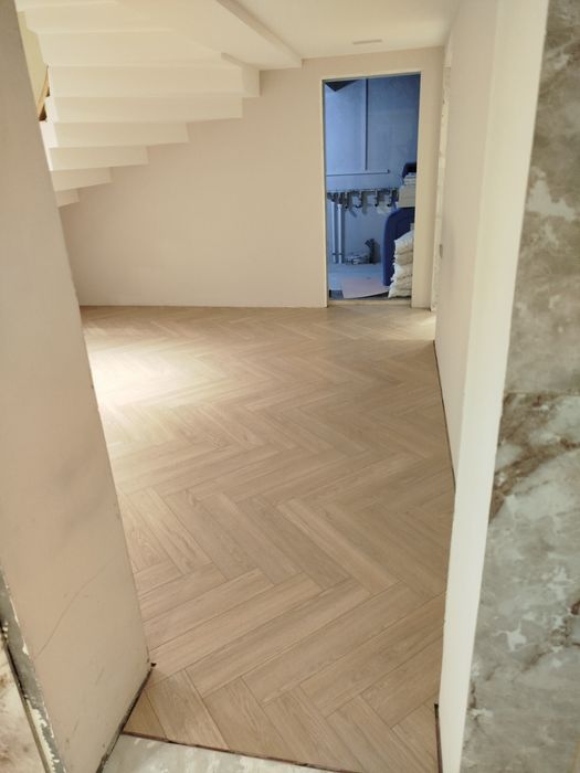 Laminat tarket pol
