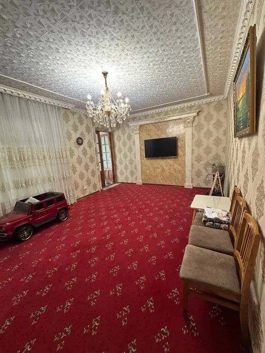 Сотилади Дом Яккасарай 2,5 сотки 2 этажа ор. ресторан Сим Сим Продажа