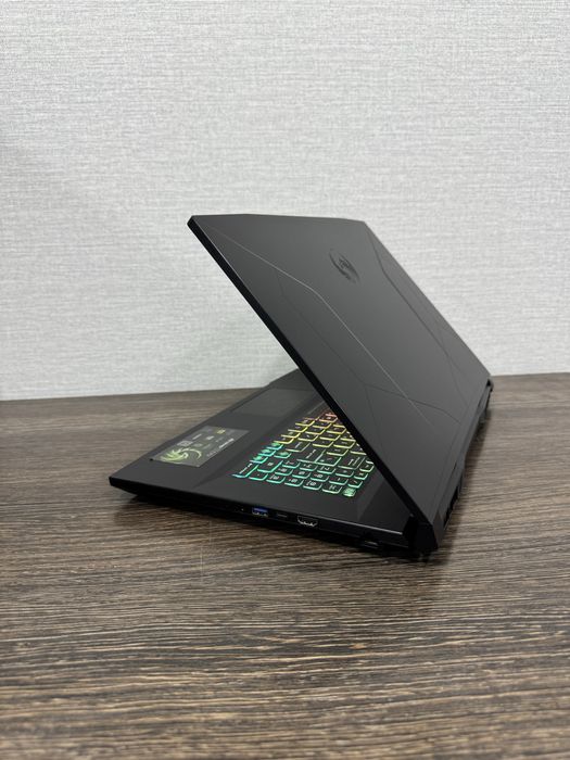 Мощный MSI Bravo-17 Ryzen-9 (Core i9 14-Го Поколения) RTX4060 8-Гб!