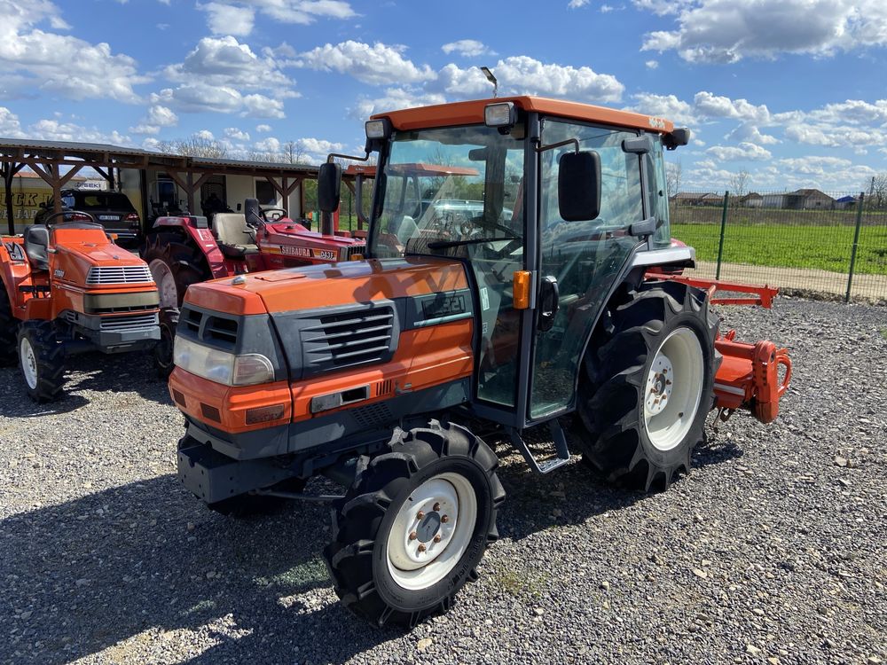 Tractor japonez Kubota GL321, 4x4, 33cp, cabina + freza