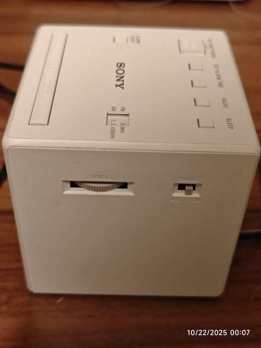 Radio cu ceas Sony ICFC1W