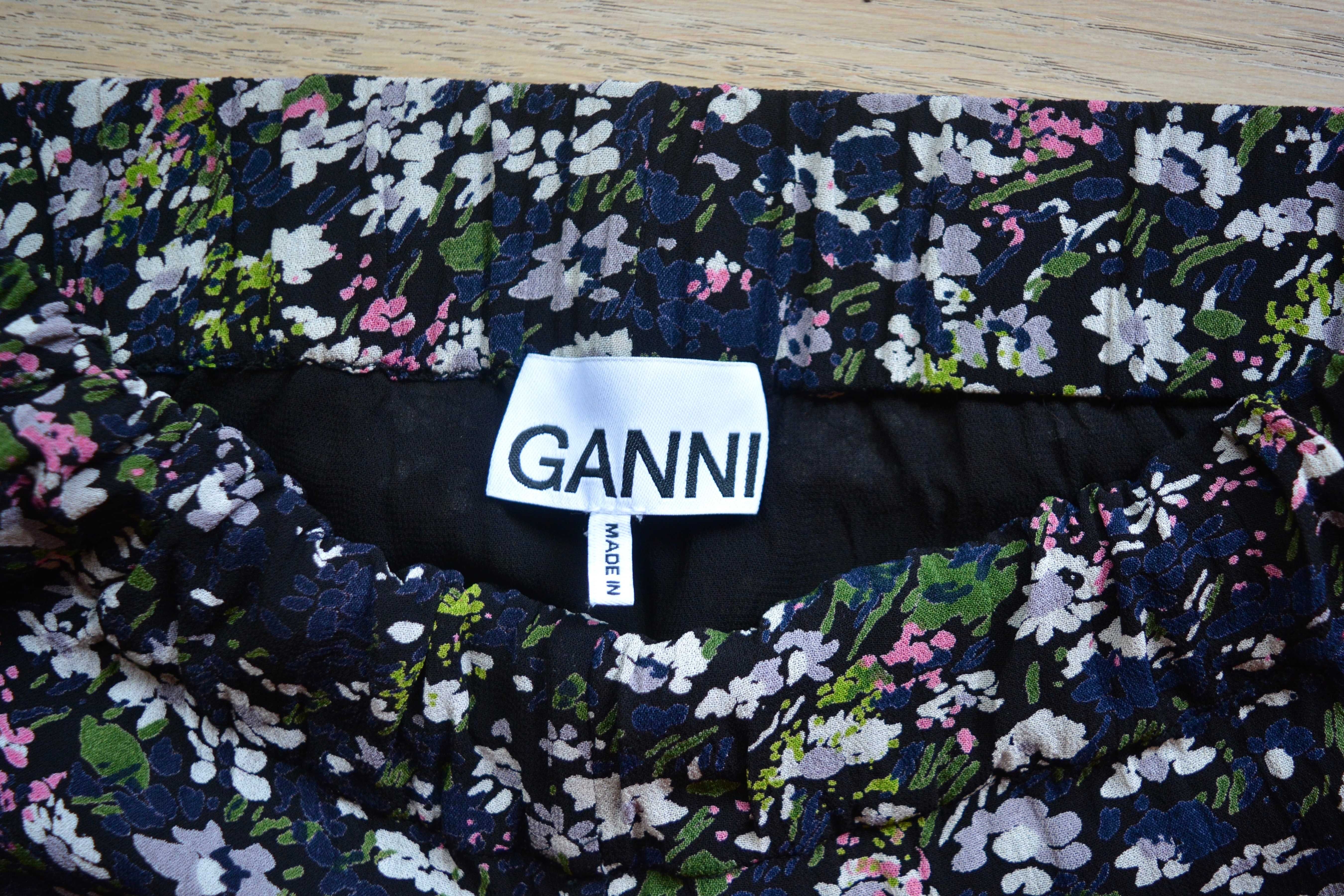 Къси панталони Ganni