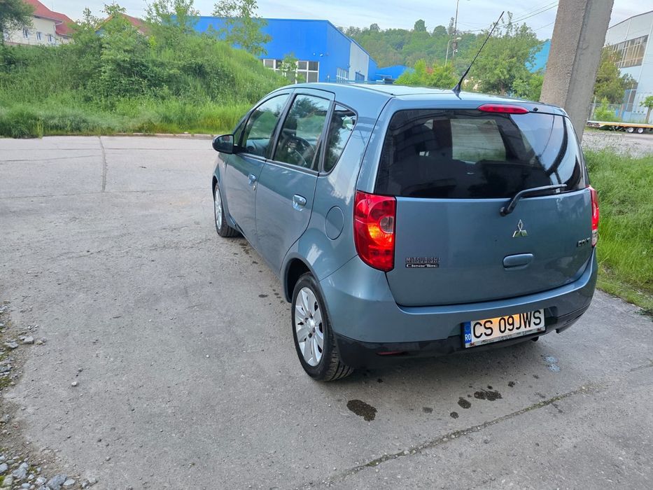 Mitsubishi Colt 1.3 benzina an 2012 euro 5