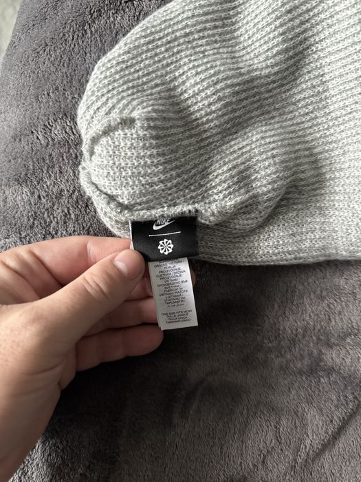 Nike caciula unisex gri cu logo mic marime OS noua originala