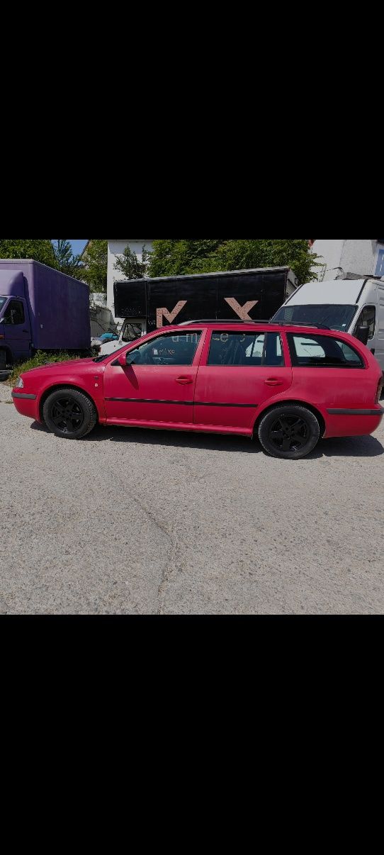 Шкода Октавия 1.9TDI 90ks  2555 лв