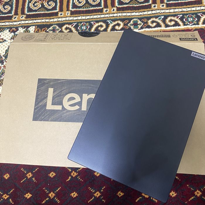 новый Lenovo V15 ноутбук