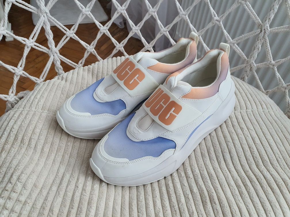 UGG clouds pantofi sport marimea 40