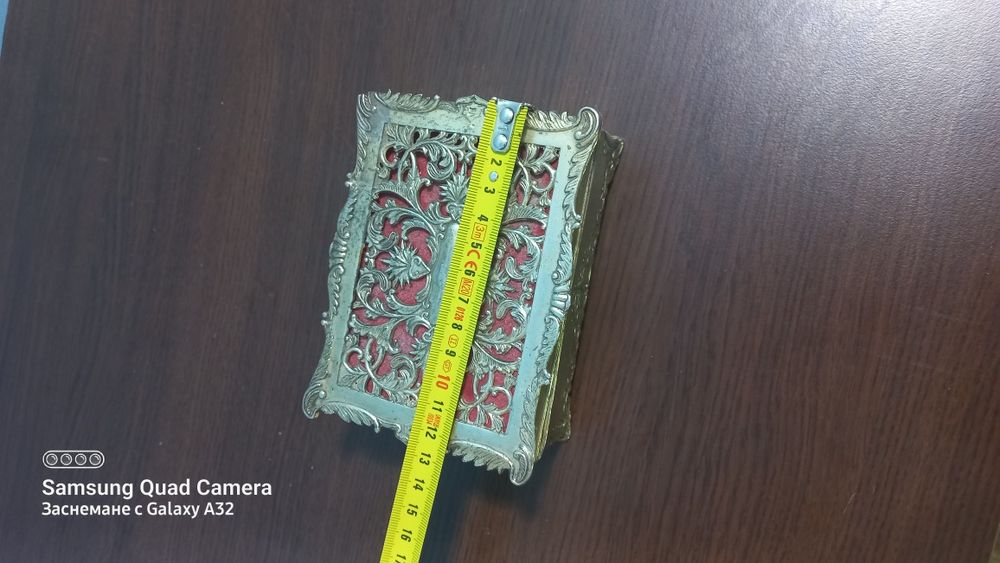 Метална кутия за бижута