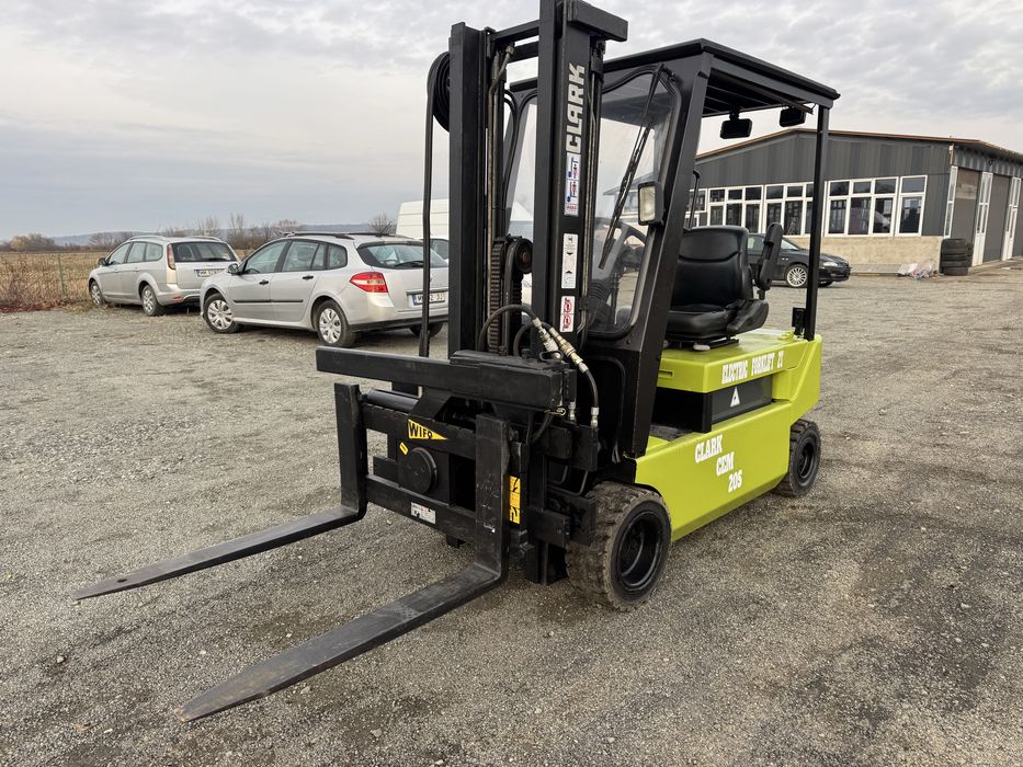 Stivuitor electric 2 tone clark tva deductibil