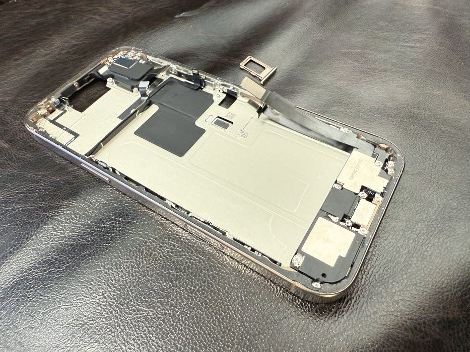 Rama plus usita sim iPhone 16 pro Max Gold