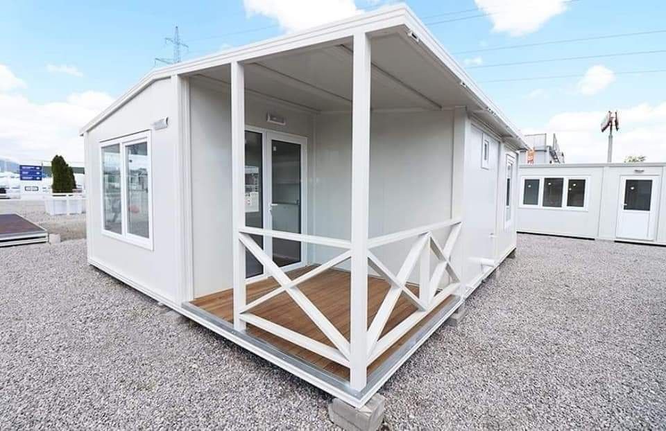 Vand case  din structura metalică din panou sandwish 3.1*6.2 m
