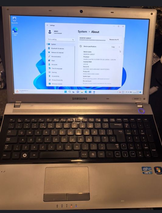 Laptop Samsung 4G RAM, 256G