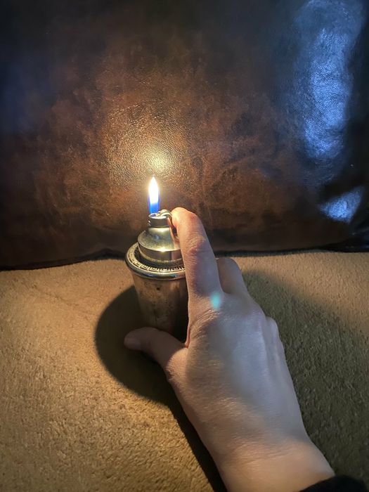 Настолна посребрена стойка за запалка