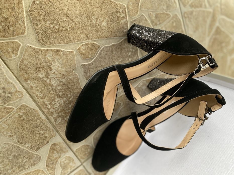 Pantofi cu toc  de dama