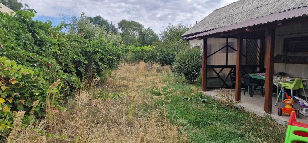 Casa + 1900 metri pătrati