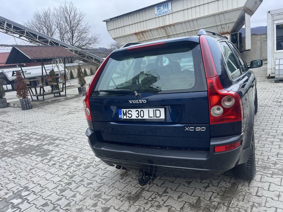 Volvo xc 90.
