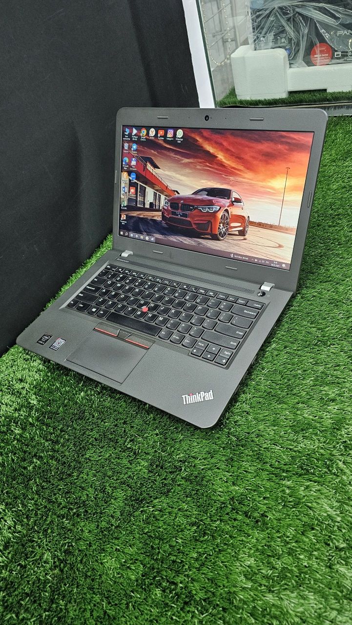 Lenovo  Ишлаганда тез ишлаб кутариб юрганда енгилгина Thinkpad