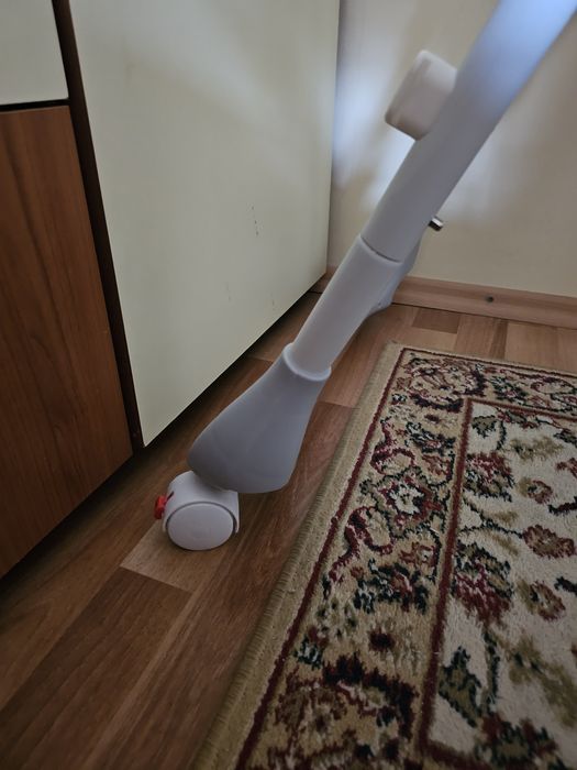 Scaun de masa Juju reglabil cu roți