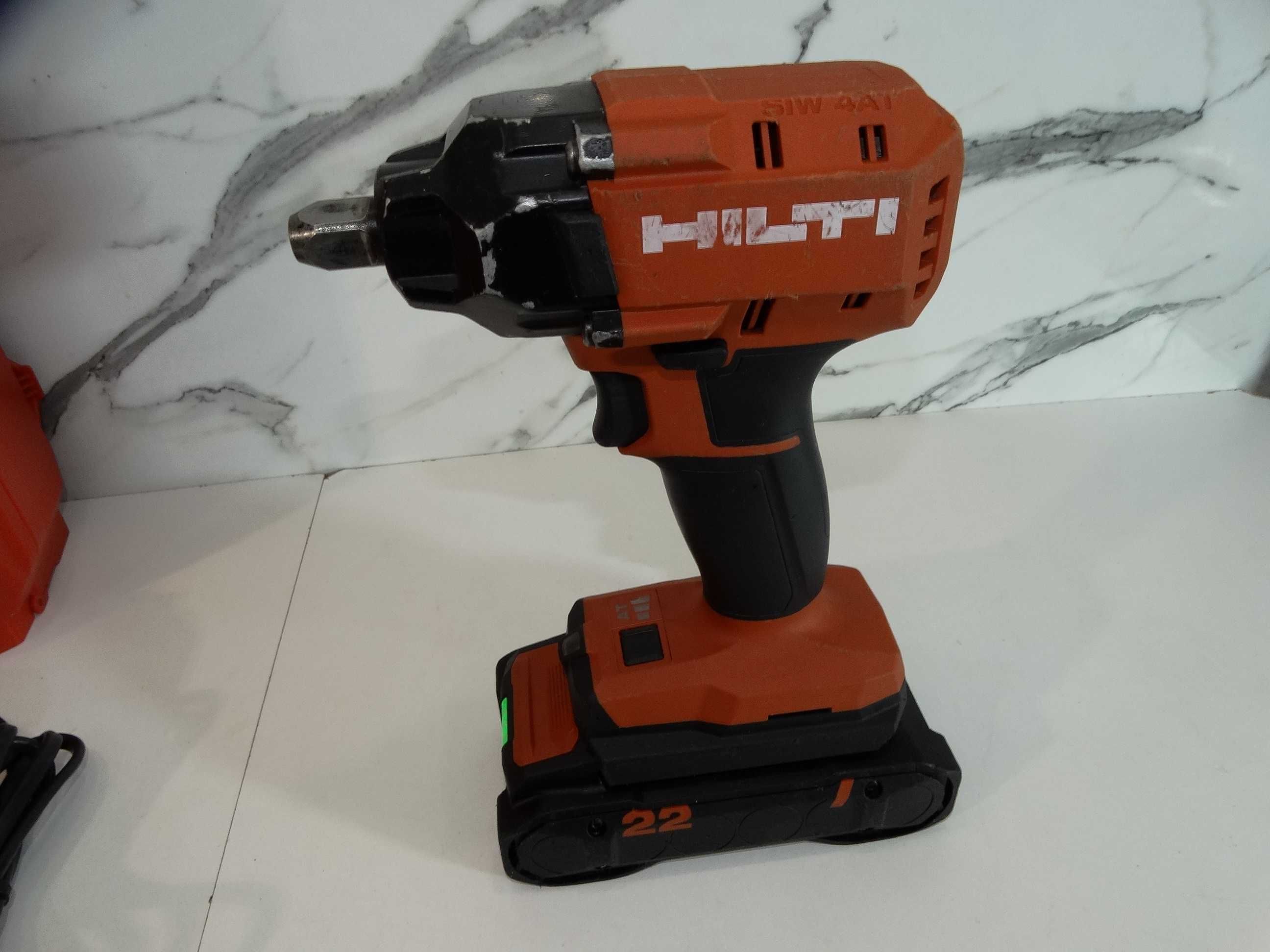 2023 - Hilti SIW 4 AT - 22 / 2 x 4.0 Ah / Nuron - Ударен гайковерт
