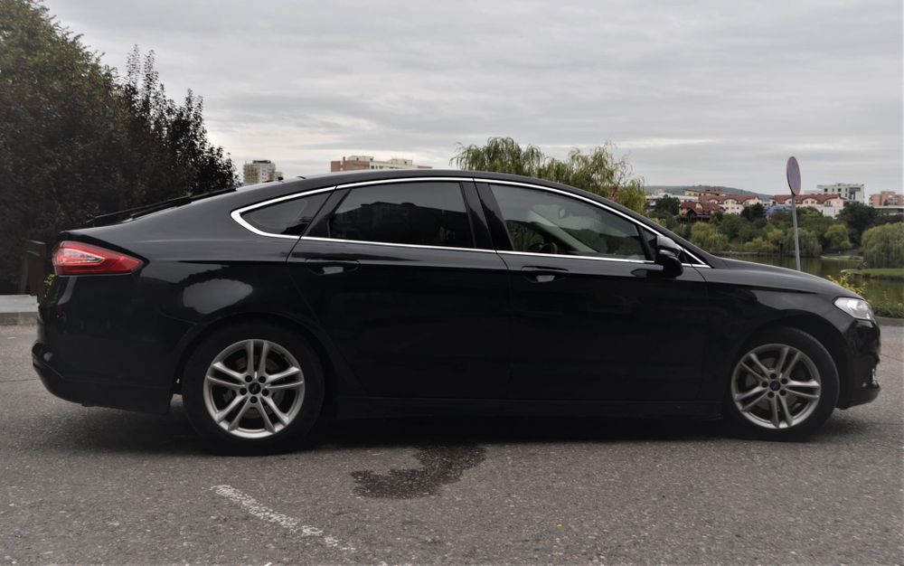 Vând Ford Mondeo