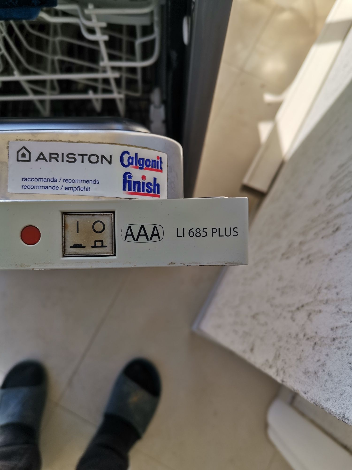 Съдомиялна за вграждане ARISTON li685 plus за части