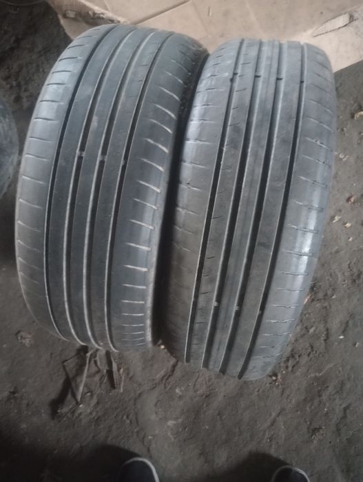 Vând anvelope de iarna 205/55/16 cu jante BMW