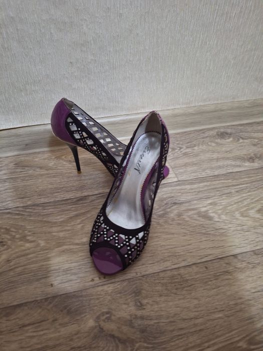 Продам туфли новые