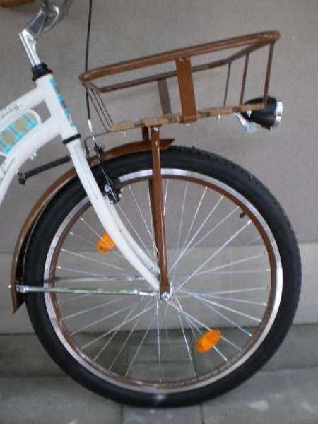 Продавам кошница за домашни любимци за велосипед над предното колело