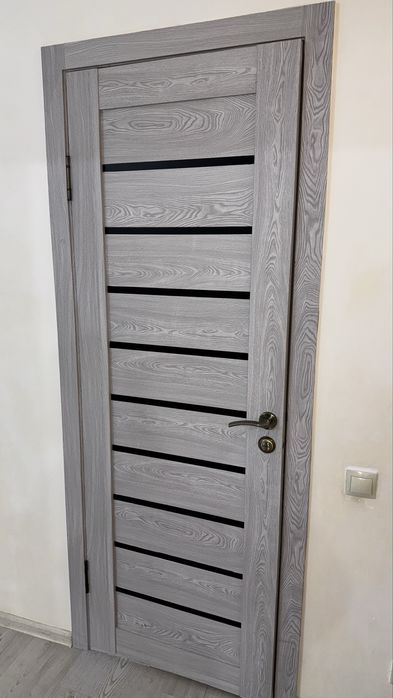 Продам межкомнатные двери в отличном состоянии