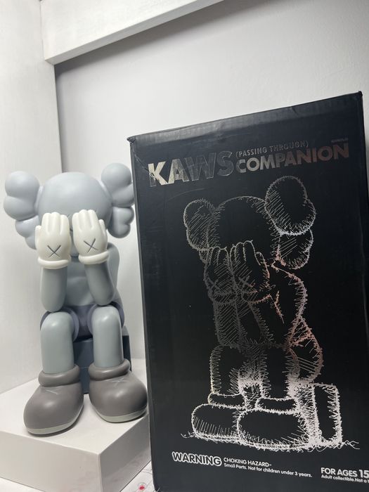 Figurina Kaws de colectie