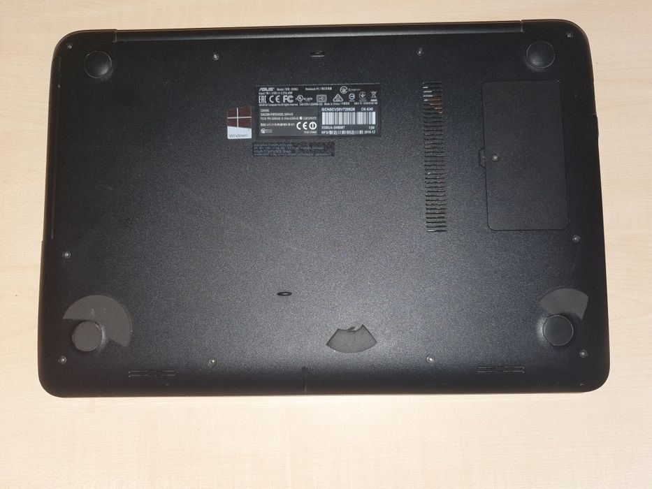 Laptop ASUS X556U – i7, SSD 480GB, baterie nouă