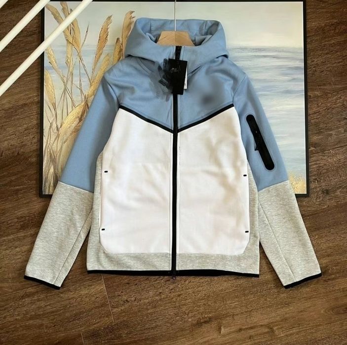 Продам кофту Nike Tech Fles