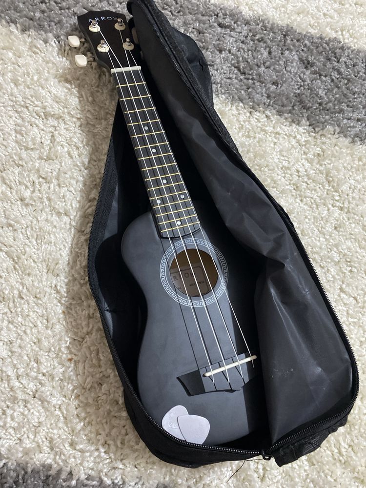 ukulele foarte bun si se aude excelent!