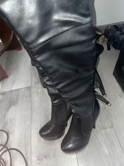 Cizme din imitatie de piele cu platforma in state buna