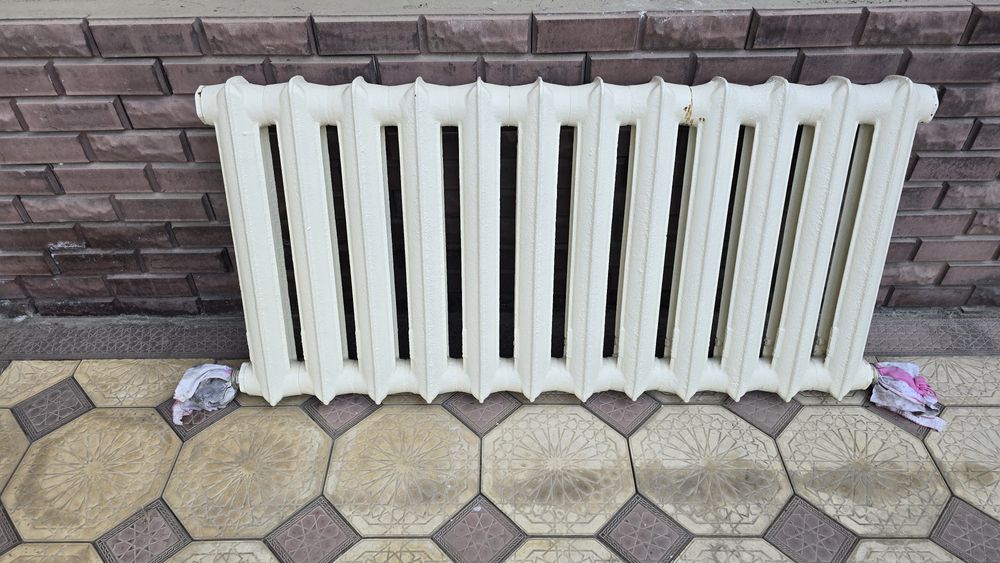 Продам чугунную батарею,состояние хорошее стояла на участке 100%