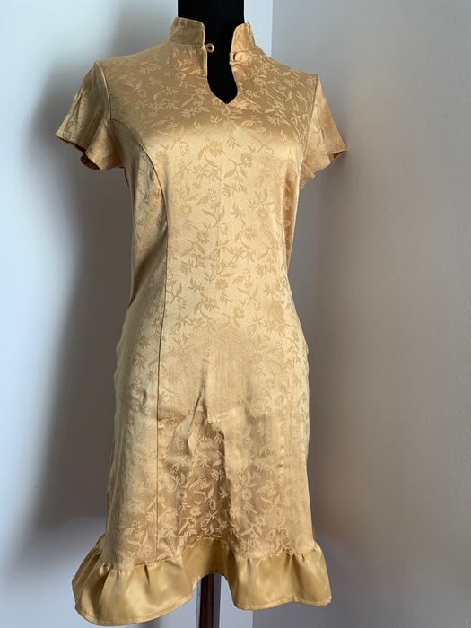 rochie noua bej lucioasa