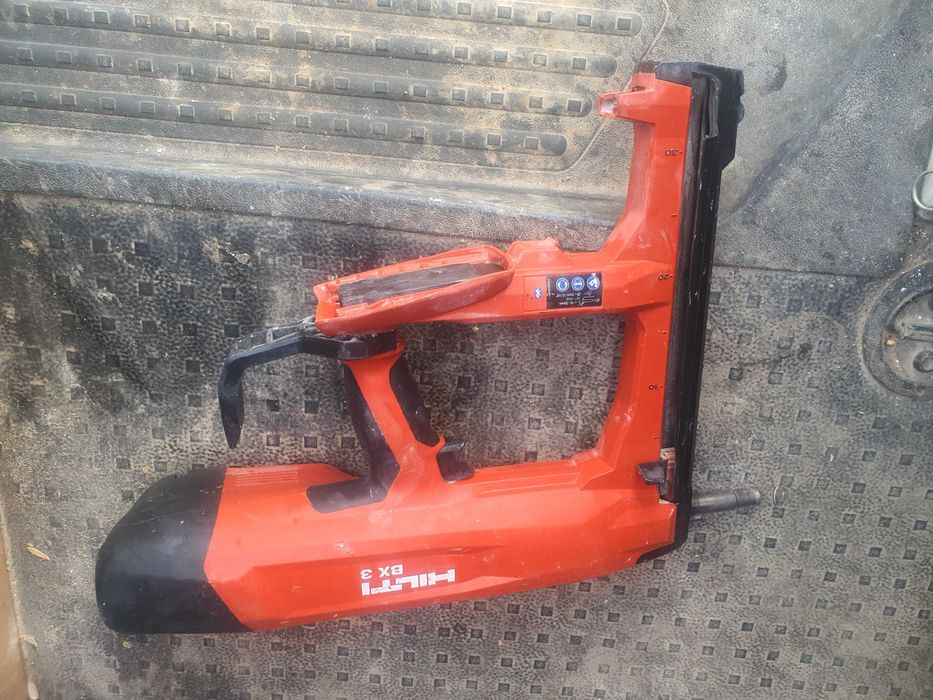 Vând pistol bx3 hilti